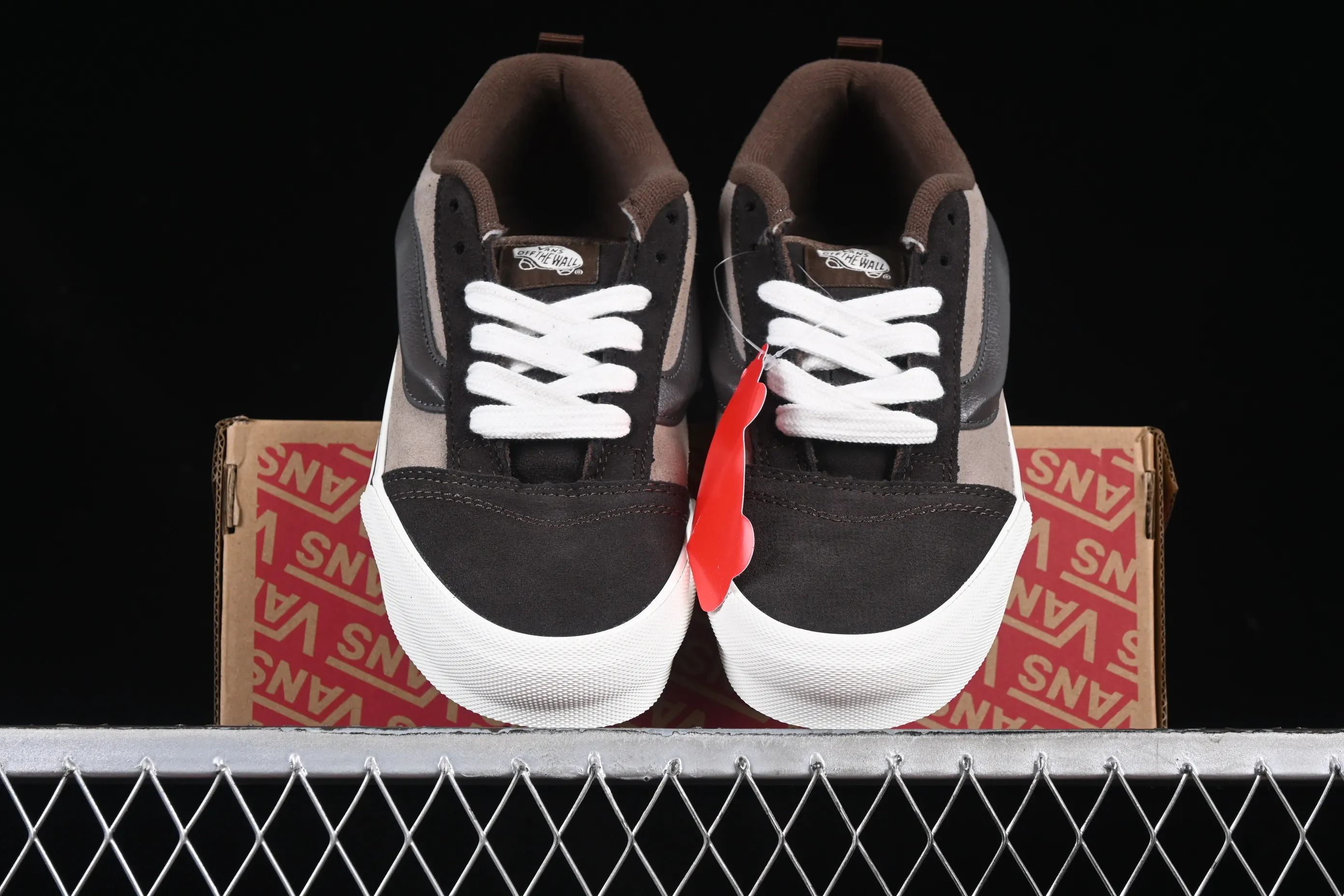 All categories Vans Vans series Vans Low Vans low-top Vans Knu Skool Vans low-top retro casual fat bread shoes VN0009QC2LN